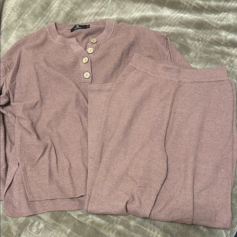 BRAND NEW cozy Mocha Lounge Set - perfect for fall